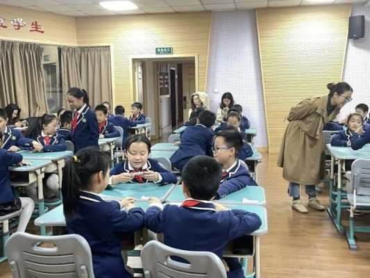 小学生讨论科技知识图片（小学生科技问题）-图1