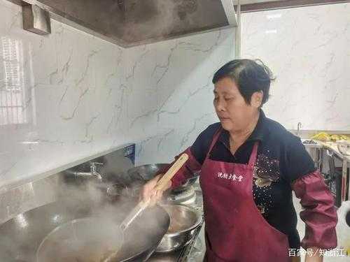 农村阿姨怎么学高科技知识（农村阿姨做饭）-图2